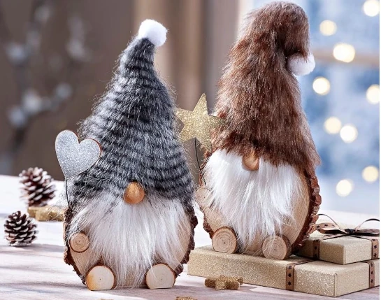 Dekorační skřítci ze dřeva