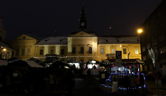 trhy na dominikánském náměstí